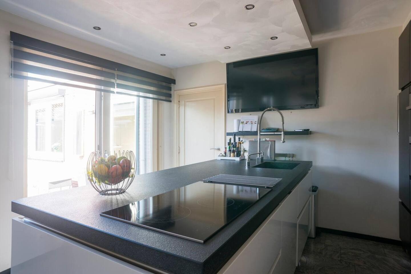 Xxl House With Free Parking & 3 Bedrooms Тілбург Екстер'єр фото